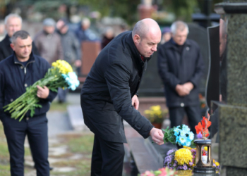 14 жовтня представники традиційних українських церков відслужили панахиду біля могил загиблих героїв АТО на Микулинецькому кладовищі