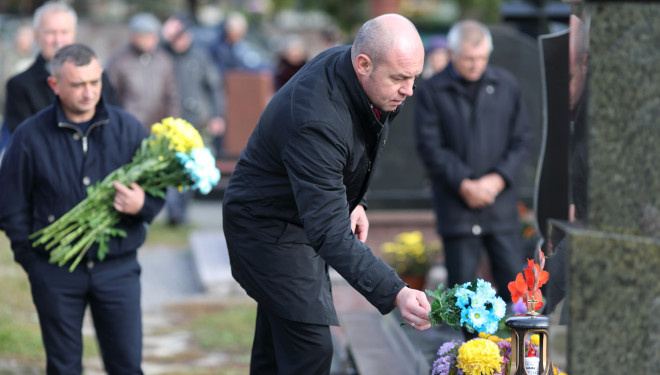 14 жовтня представники традиційних українських церков відслужили панахиду біля могил загиблих героїв АТО на Микулинецькому кладовищі