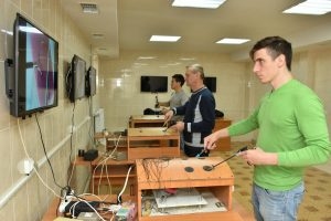 Як тернопільських студентів на найсучаснішому обладнанні навчають