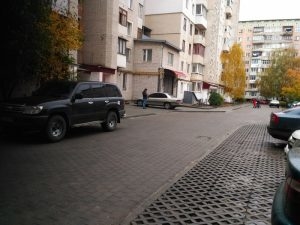 Ще один тернопільський двір як новенький: чистий та доглянутий (фотофакт)