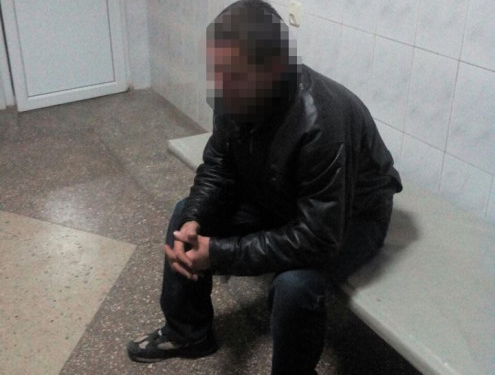 Тернополянин ледь не зарізав свою падчерку