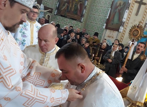 Отця з Тернопільщини нагородили золотим хрестом