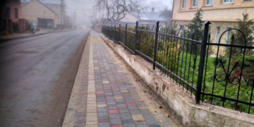 У Тернополі відремонтували ще один тротуар