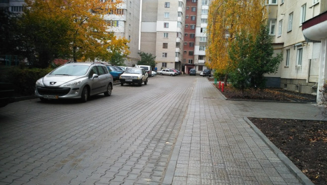 У Тернополі відремонтували двір на вулиці Київській