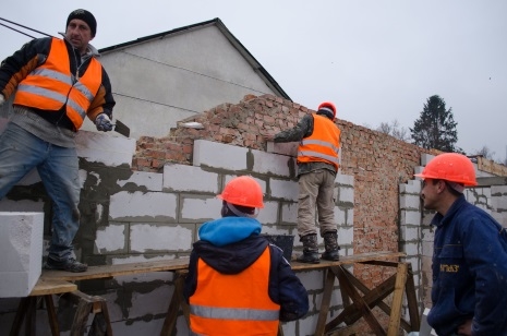 На Тернопільщині розширюють лікувальний корпус для реабілітації учасників АТО (фото)