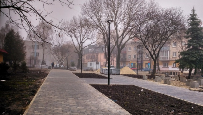 Як гарно змінюється ще один сквер у Тернополі