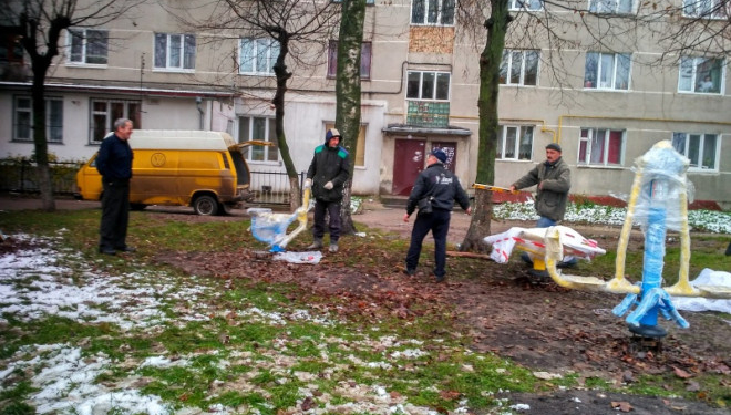 У Тернополі встановили ще один спортивний майданчик