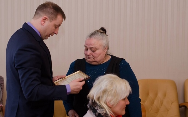 На Тернопільщині учасникам АТО вручили сертифікати на придбання квартир (фото)