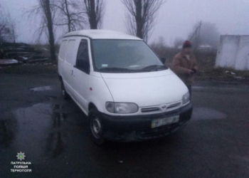 Зупинили порушника і знайшли автомобіль, який був у розшуку