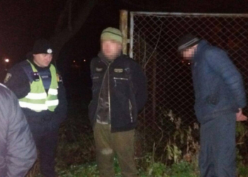 Вранці у центрі Тернополя несли крадену огорожу (фото)