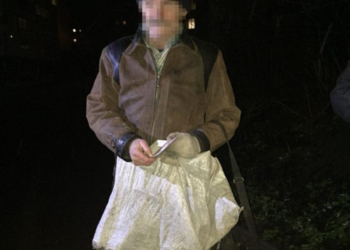 Чому патрульні посеред ночі затримали пенсіонера