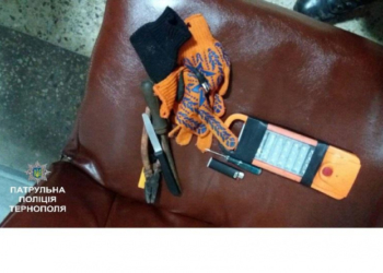 У Тернополі на Симоненка затримали підозрілих чоловіків