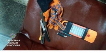 У Тернополі на Симоненка затримали підозрілих чоловіків