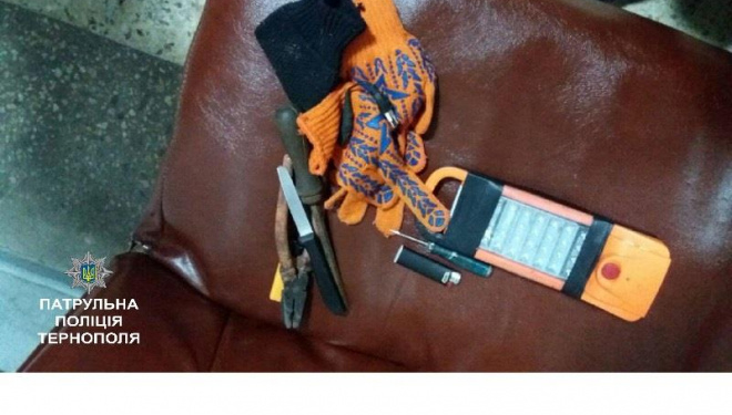 У Тернополі на Симоненка затримали підозрілих чоловіків