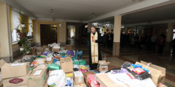 Тернополяни зібрали тонни подарунків солдатам