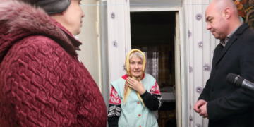 Тернопільський мер вручив подарунки самотнім