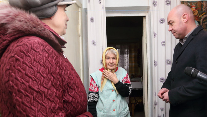 Тернопільський мер вручив подарунки самотнім