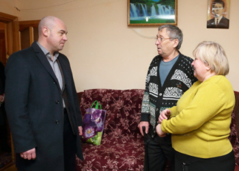 Потребуючим тернополянам вручили продуктові набори та речі першої необхідності