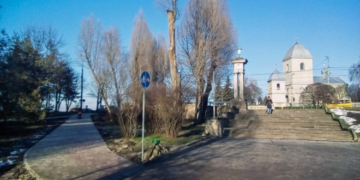 У тернопільському парку тепер є нова доріжка
