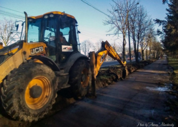 Тривають роботи з ремонту тротуарів на вулиці Руській 