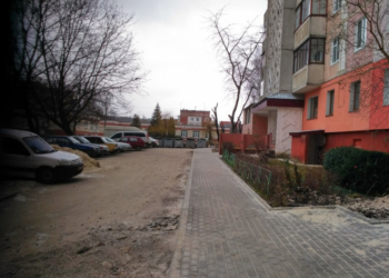 У Тернополі відремонтували ще два тротуари (фотофакт)