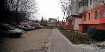 У Тернополі відремонтували ще два тротуари (фотофакт)