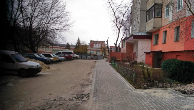 У Тернополі відремонтували ще два тротуари (фотофакт)