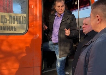 З проханням відремонтувати аварійний міст жителі Старого Таража звернулися до Степана Барни (фото)