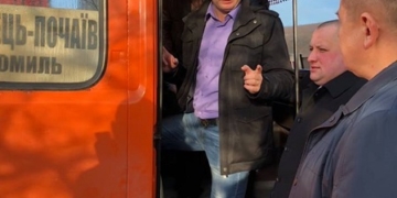 З проханням відремонтувати аварійний міст жителі Старого Таража звернулися до Степана Барни (фото)
