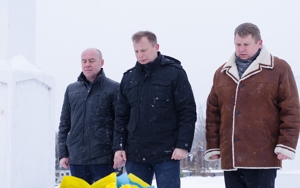 На Микулинецькому кладовищі вшанували борців за українську державність (фото)