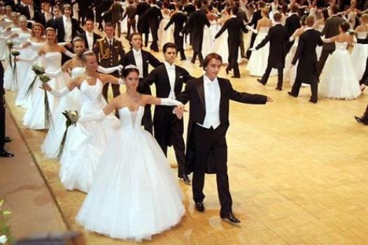 Тернополян запрошують у вишукану атмосферу розкоші та пристрасті