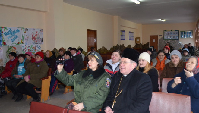 Жінкам з виправної колонії, що на Тернопільщині, діти організували концерт