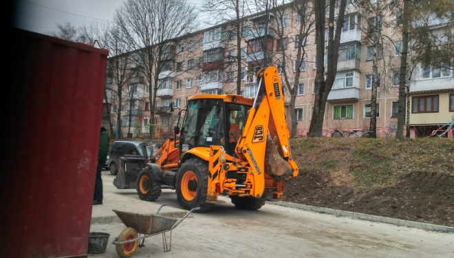 Завершують ремонти двору за адресою вулиця Чалдаєва, 3 та Чалдаєва, 5