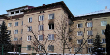 На Тернопільщині з палаючого гуртожитку рятували людей