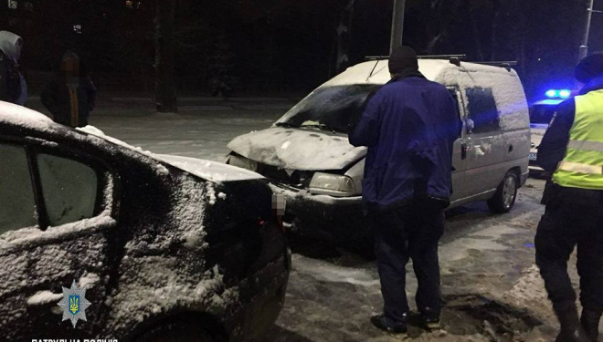 П’яний водій врізався у чуже авто