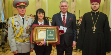 Тернополянку відзначили міжнародним «Орденом Королеви Анни