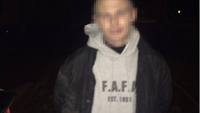 У Тернополі спіймали небезпечного чоловіка, який ходив з ножем