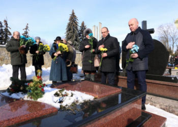 Пам’ять загиблих воїнів АТО вшанували на Микулинецькому кладовищі 