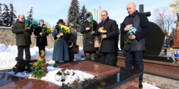 Пам’ять загиблих воїнів АТО вшанували на Микулинецькому кладовищі 
