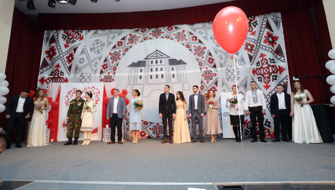 Понад півтисячі закоханих пар скористалися “Шлюбом за добу”