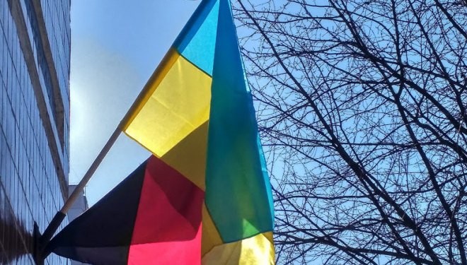 На вулицях Тернополя замайоріли червоно-чорні стяги (фото)