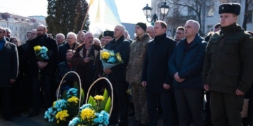 У Тернополі відзначили 204-ту річницю з Дня народження Тараса Шевченка (фото)