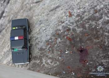 На Текстильній з висоти шостого поверху випав хлопець