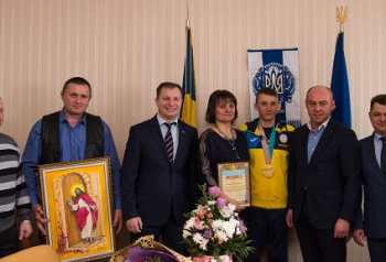 За «золото» на паралімпійських іграх тернополянин Тарас Радь отримав від держави понад три мільйони гривень