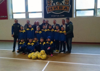 Президент Федерації Футболу України познайомився на Тернопільщині з маленькими футболістами (фото)