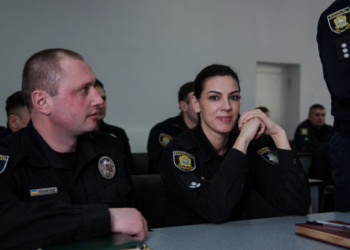 У Тернополі патрульних привітали з другою річницею роботи (фото)