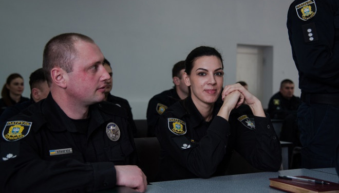 У Тернополі патрульних привітали з другою річницею роботи (фото)