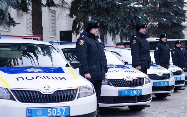 Степан Барна вручив поліцейським ключі від нових автомобілів (фото)