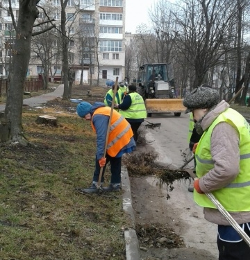 Як у Тернополі триває двомісячник благоустрою (фотофакт)