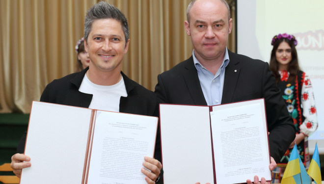 Міський голова Сергій Надал та лідер Спортивного руху «JuniorZ» Олександр Педан підписали меморандум про співпрацю